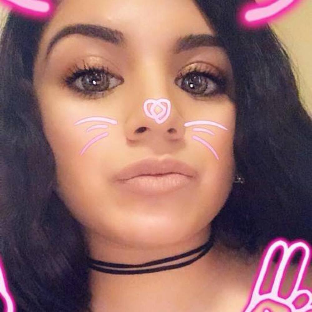 Meet your Posher, Carlita